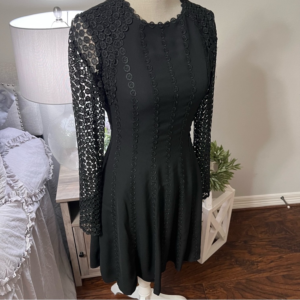 NWOT Antonio Melani Fit and Flare Dress w/embroidered lace Sleeves Sz 2